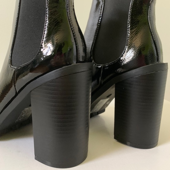 Fashion Nova Black Patent Chunky Boots Size 6.5 - Picture 10 of 16